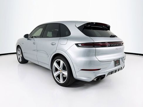 Certified 2024 Porsche Cayenne S AWD/4WD image 3