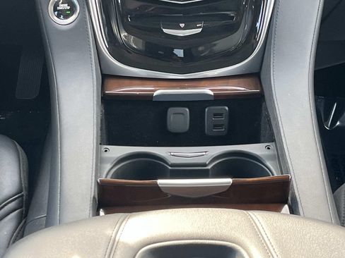 Used 2020 Cadillac Escalade Luxury AWD/4WD image 17