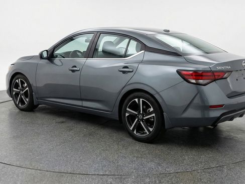 Used 2025 Nissan Sentra SV image 6