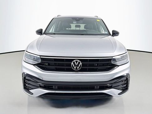 Used 2024 Volkswagen Tiguan SE R-Line AWD/4WD image 2