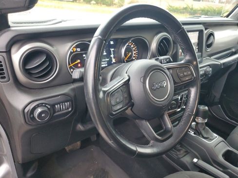 Used 2021 Jeep Wrangler Unlimited Willys image 10