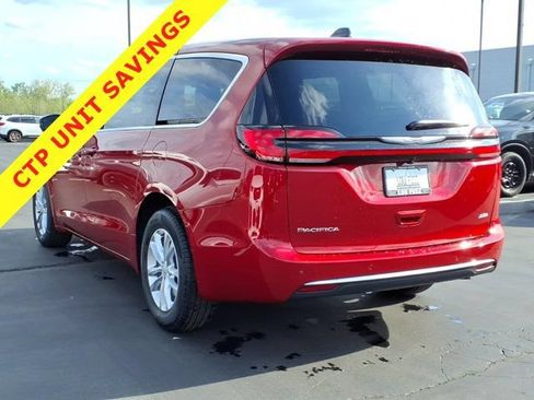 New 2026 Chrysler Pacifica Select AWD/4WD image 4