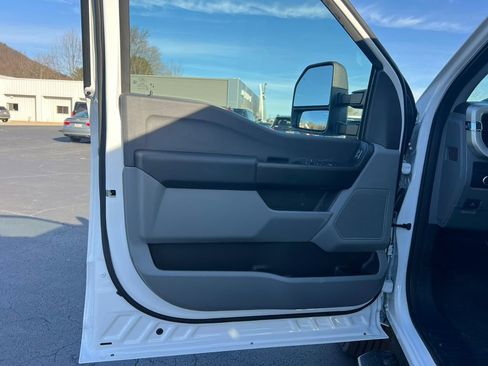 New 2026 Ford F350 XL w/ XL Chrome Package image 17