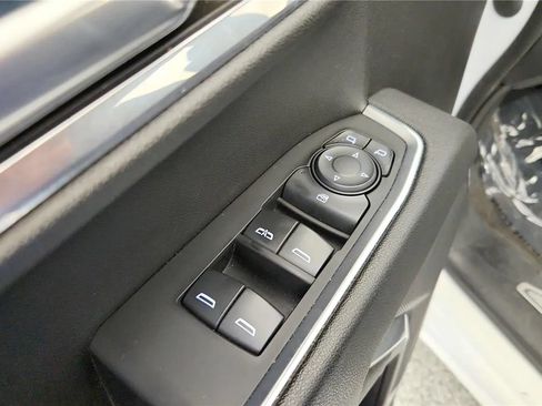 Used 2023 Chevrolet Silverado 1500 LT AWD/4WD image 30