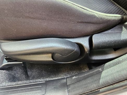 Used 2010 MAZDA MAZDA3 i Touring image 31