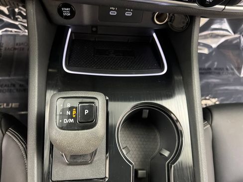 Used 2024 Nissan Rogue SL AWD/4WD image 52