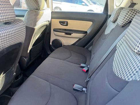 Used 2010 Kia Soul ! image 22