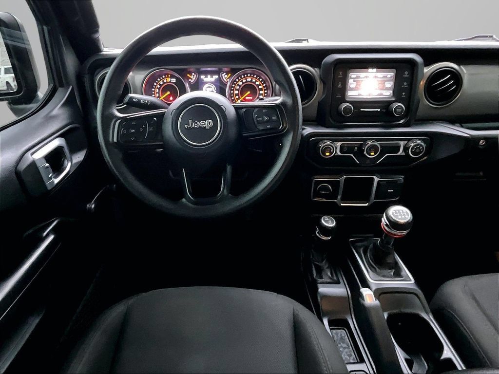Used 2019 Jeep Wrangler Sport AWD/4WD image 6