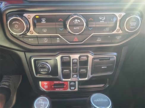 Used 2022 Jeep Gladiator Rubicon w/ LED Lighting Group image 27