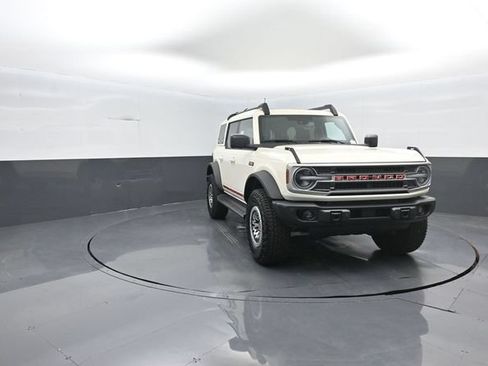 New 2026 Ford Bronco Outer Banks w/ Sasquatch Package AWD/4WD image 3