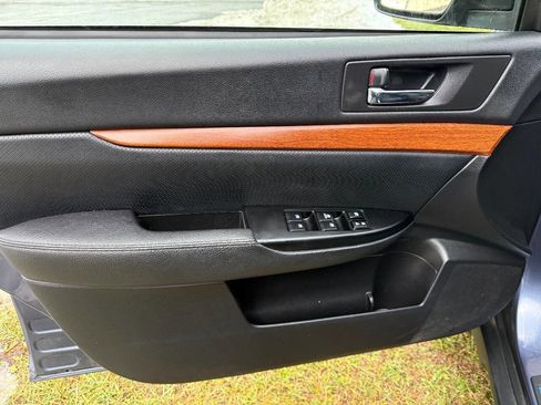 Used 2014 Subaru Outback 2.5i Limited w/ Moonroof Package image 8