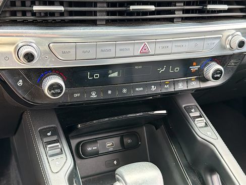 Used 2022 Kia Telluride EX w/ EX Premium Package AWD/4WD image 16