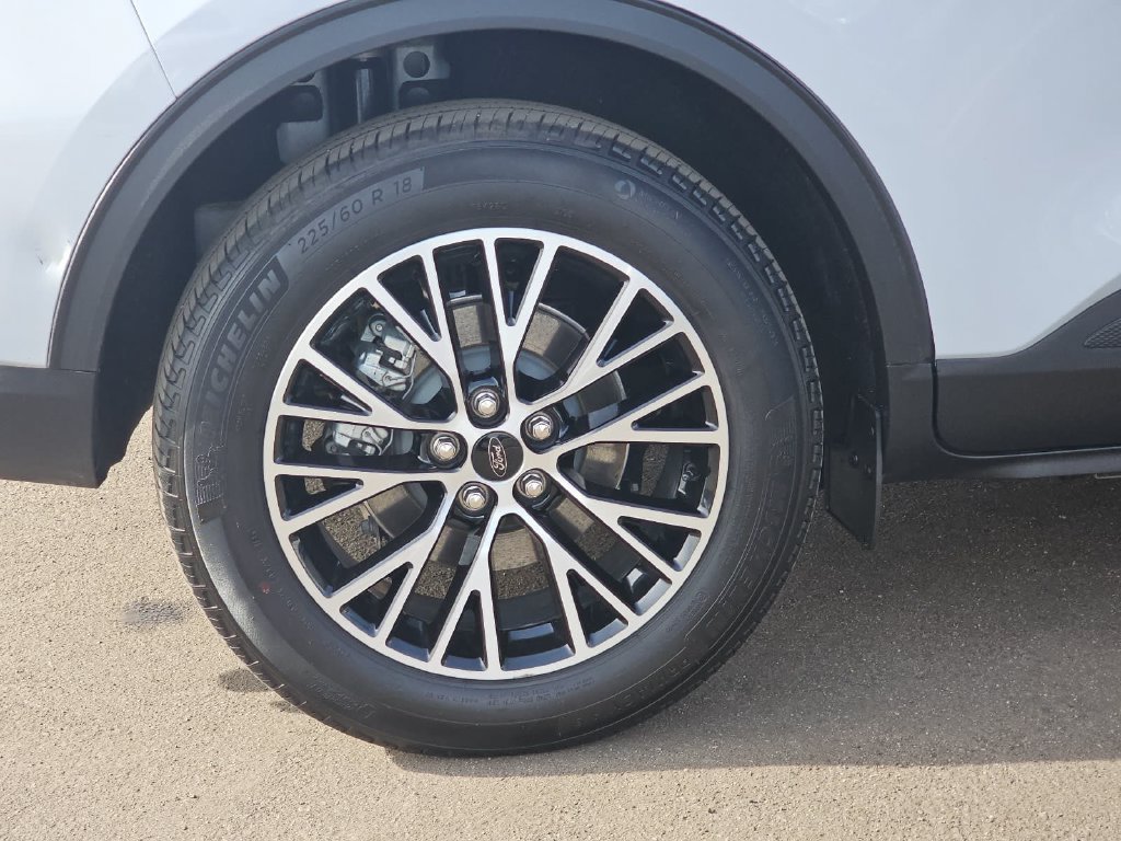 Used 2025 Ford Escape SE FWD image 40