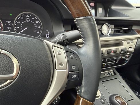 Used 2015 Lexus ES 350 w/ Premium Package FWD image 28