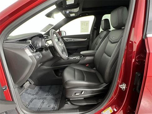 Used 2025 Cadillac XT6 Luxury image 20