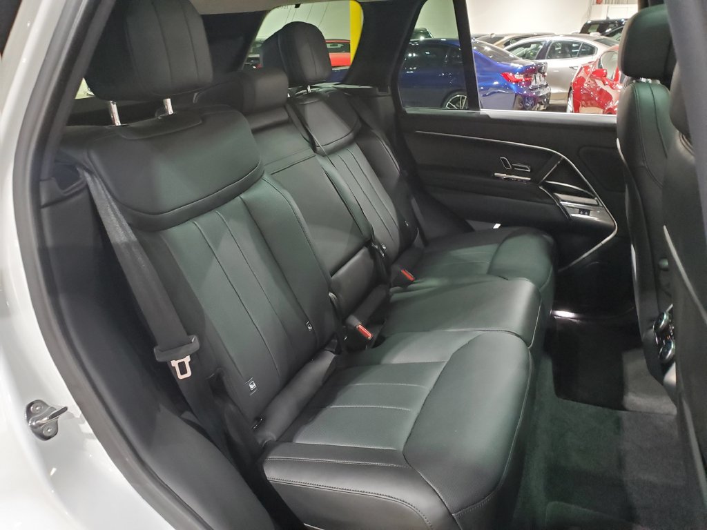 Used 2024 Land Rover Range Rover SE AWD/4WD image 21