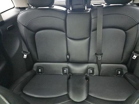 Used 2021 MINI Cooper 4-Door Hardtop image 13