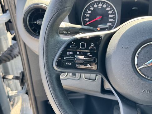 Used 2023 Mercedes-Benz Sprinter 2500 image 18