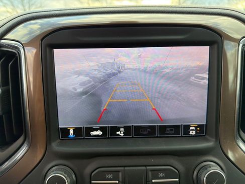 Used 2021 Chevrolet Silverado 1500 High Country image 14