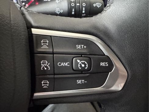 Used 2025 Jeep Compass Limited AWD/4WD image 15