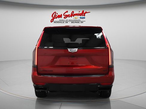 Used 2024 Cadillac Escalade ESV Sport Platinum w/ LPO, ONYX Package image 5