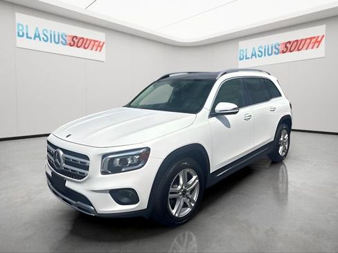 Used 2023 Mercedes-Benz GLB 250 4MATIC w/ Premium Package image 7