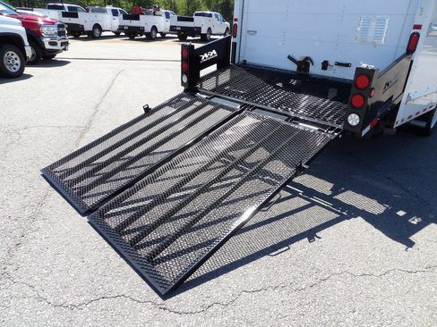Used 2021 Ford E-350 and Econoline 350 Super Duty RWD image 37