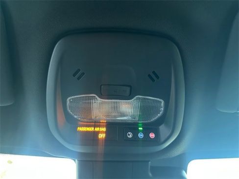 Used 2024 Buick Envista Sport Touring image 18