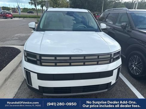 Used 2026 Hyundai Santa Fe SE FWD image 4