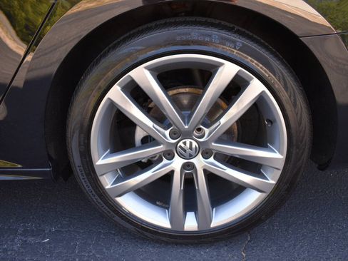 Used 2017 Volkswagen Passat 1.8T R-Line FWD image 41