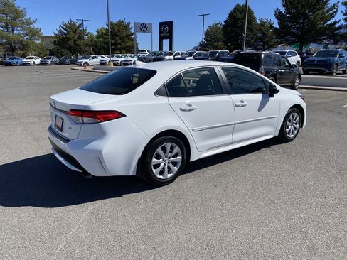 Used 2022 Toyota Corolla LE image 44
