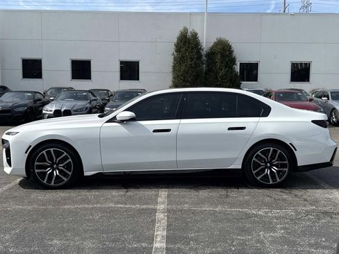 Certified 2024 BMW i7 xDrive60 w/ Executive Package image 8