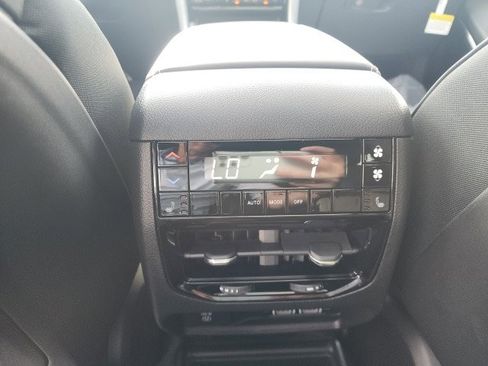 New 2025 Jeep Grand Cherokee L Overland w/ Luxury Tech Group IV image 27