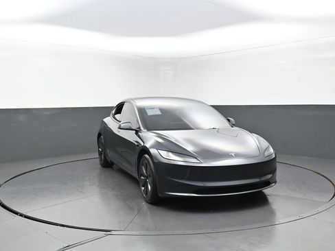 Used 2024 Tesla Model 3 Standard Range RWD image 2