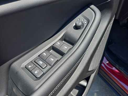 Used 2025 Jeep Grand Cherokee L Limited w/ Luxury Tech Group II image 34