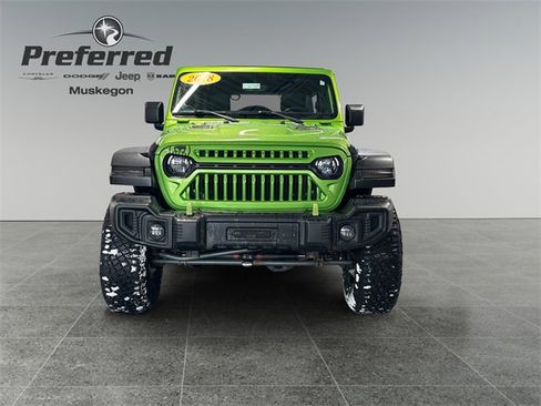 Used 2018 Jeep Wrangler Unlimited Sahara w/ Uconnect 4C Nav & Sound Group image 11