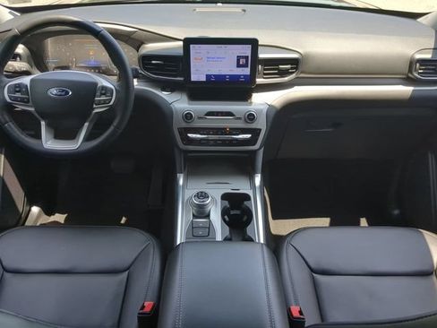 Used 2023 Ford Explorer XLT w/ Equipment Group 202A AWD/4WD image 14