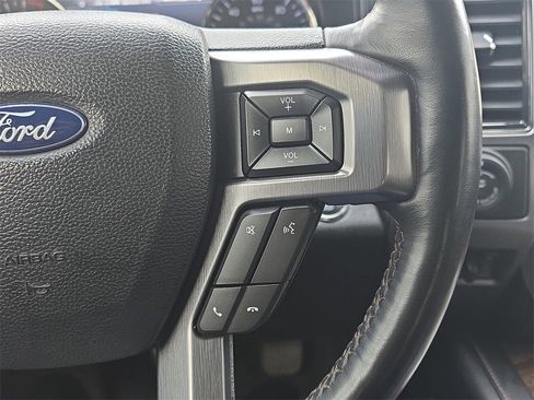 Used 2019 Ford Expedition Platinum image 18