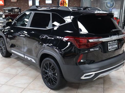 Used 2022 Kia Seltos Nightfall Edition image 3