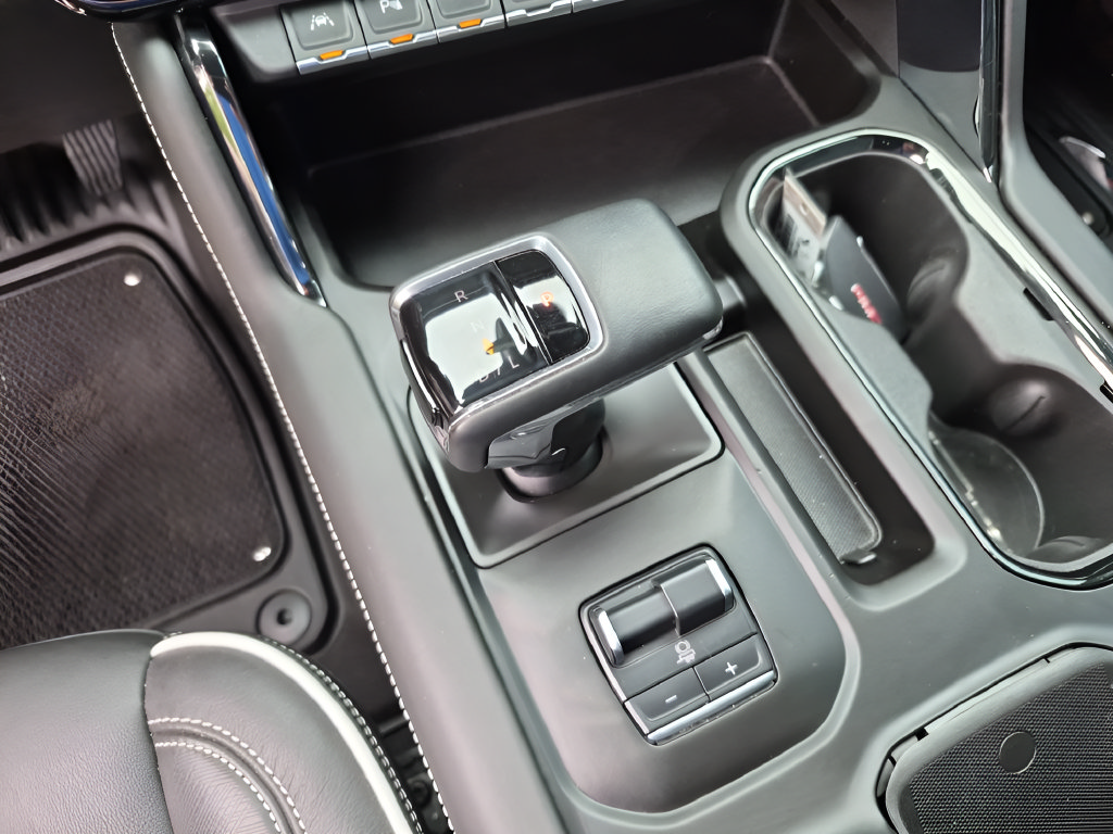 Used 2024 GMC Sierra 1500 AT4X AWD/4WD image 27