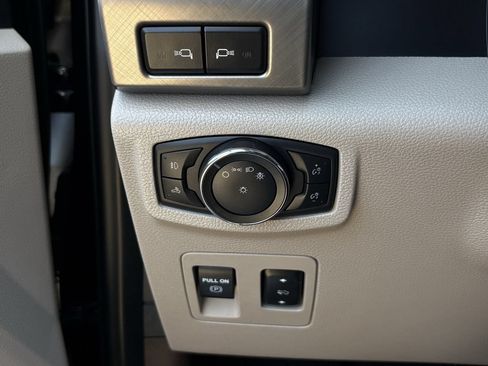 Used 2020 Ford F150 Limited w/ Trailer Tow Package AWD/4WD image 25