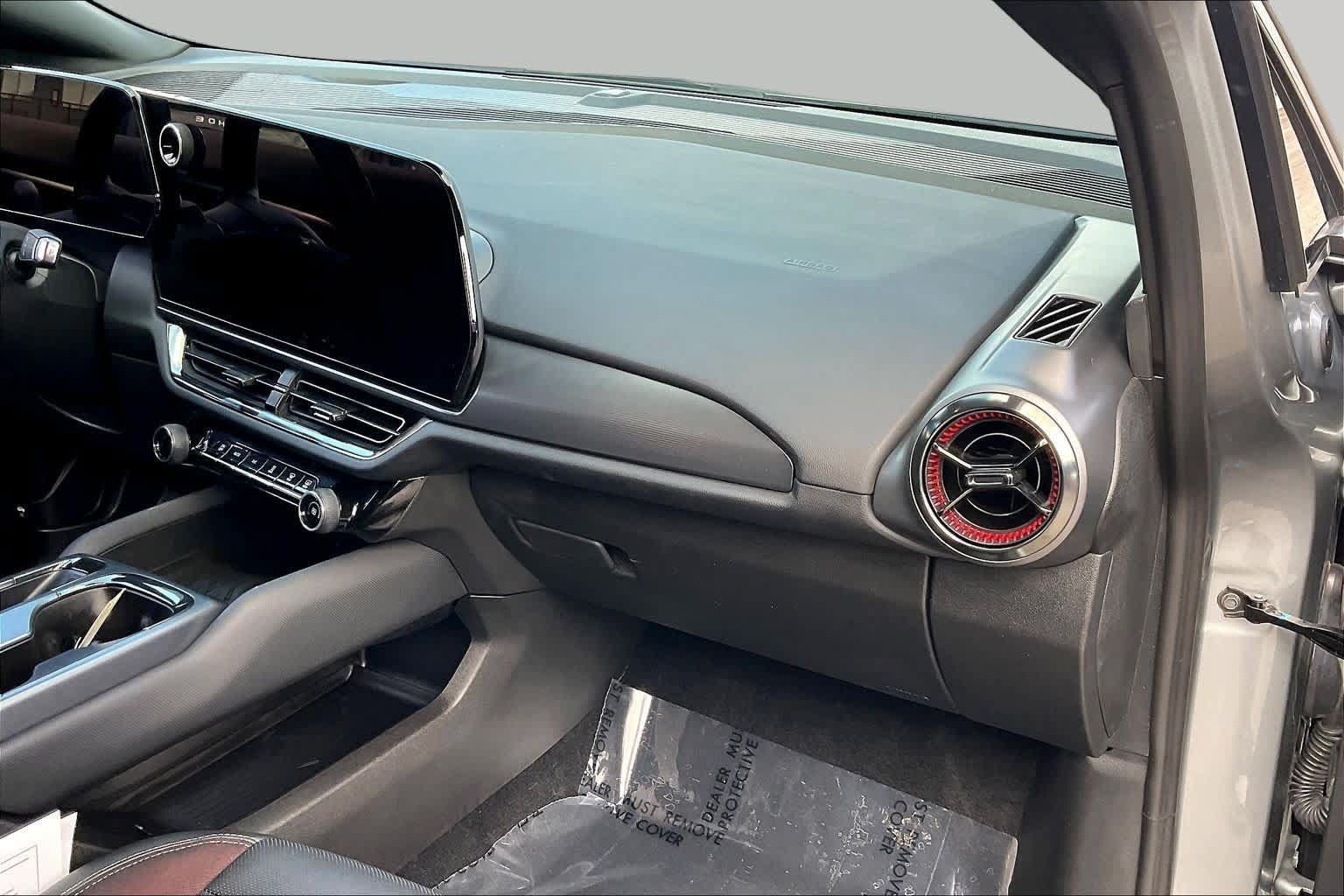 Used 2024 Chevrolet Equinox EV RS FWD image 17