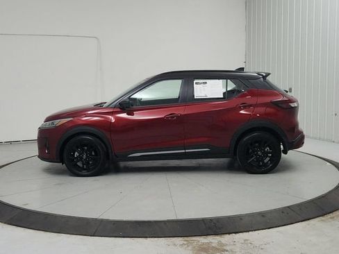 Used 2023 Nissan Kicks SR w/ SR Premium Package FWD image 4