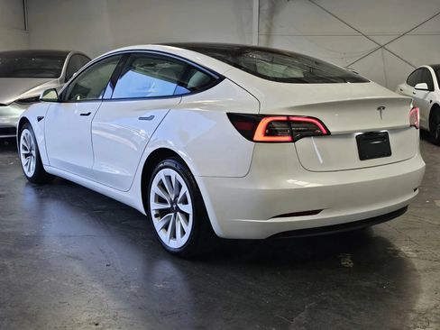Used 2023 Tesla Model 3 Standard Range RWD image 2