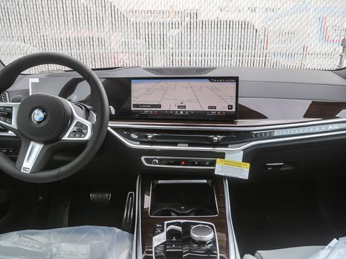 New 2026 BMW X5 sDrive40i w/ M Sport Package image 9