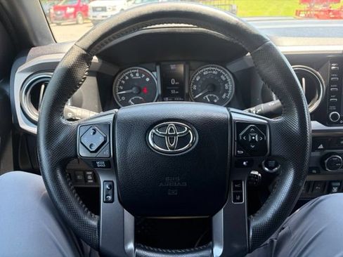 Used 2022 Toyota Tacoma TRD Sport w/ TRD Premium Sport Package AWD/4WD image 34