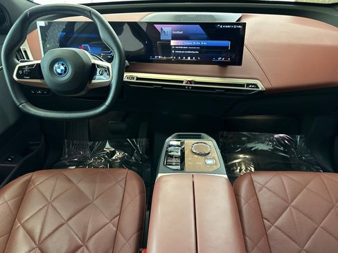 Certified 2024 BMW iX xDrive50 w/ Premium Package AWD/4WD image 28