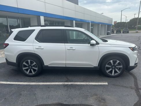Used 2023 Honda Pilot Elite image 2