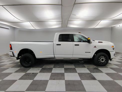 New 2026 RAM 3500 Big Horn AWD/4WD image 11
