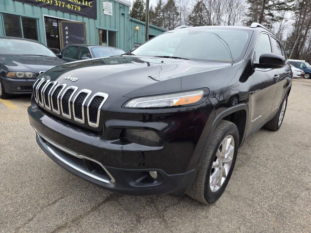 Used 2015 Jeep Cherokee Limited AWD/4WD image 4